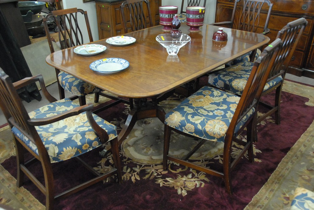 Lot 210: Beacon Hill custom mahogany double pedestal dining table with