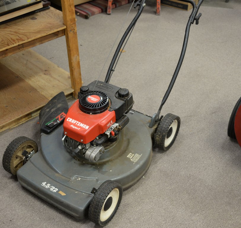 Lot 72 Craftsman Eager1 EZ3 4.5 HP 22 inch cut lawn mower. Nadeau